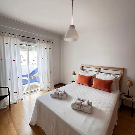 Ilumina Αλμπουφέιρα